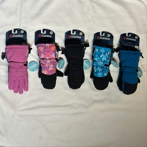 kids ski gloves near Winter Park Resort